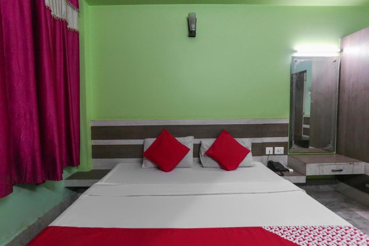 Oyo 60609 Hotel Tanushree Rampurhat Extérieur photo