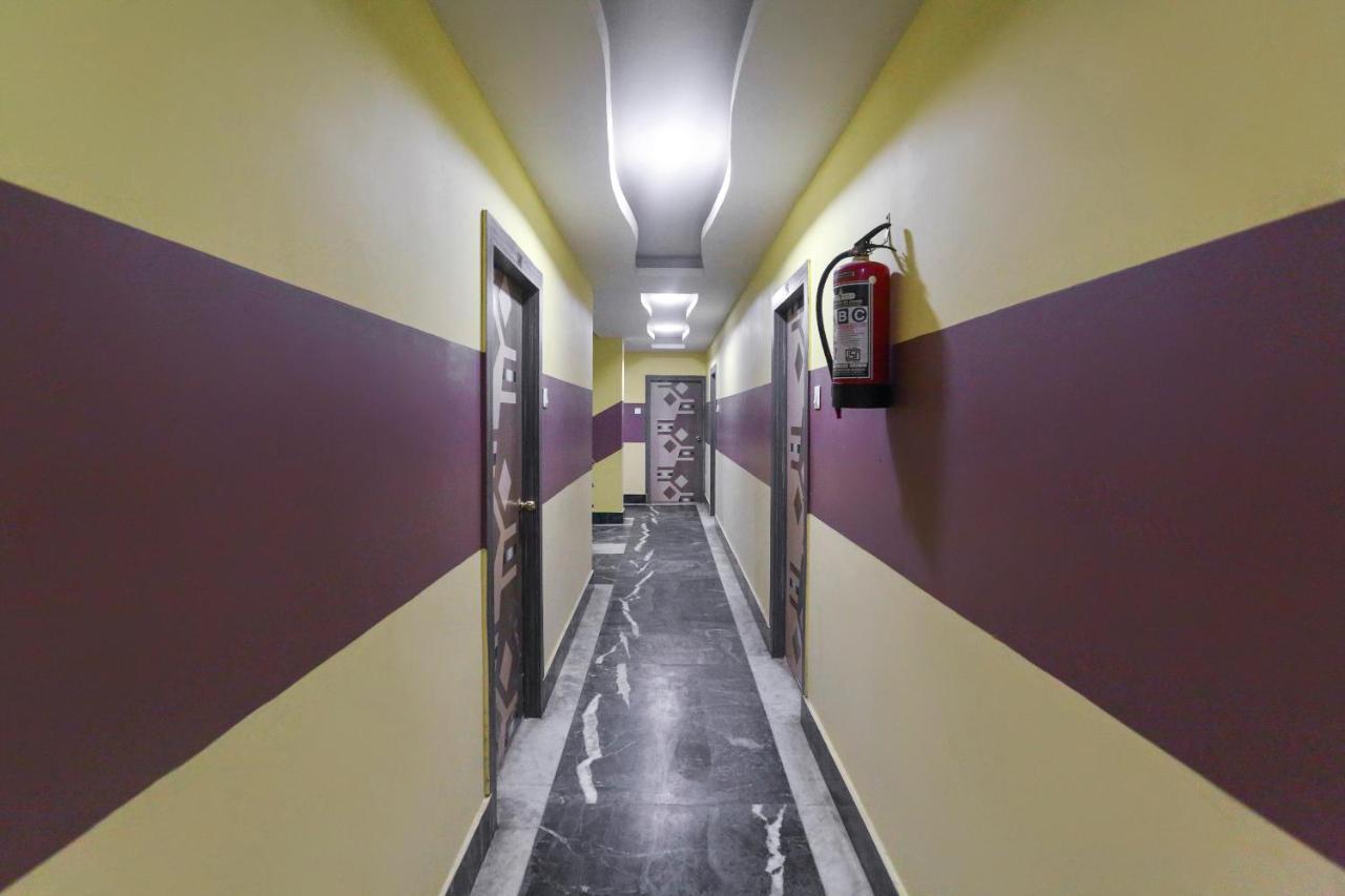 Oyo 60609 Hotel Tanushree Rampurhat Extérieur photo